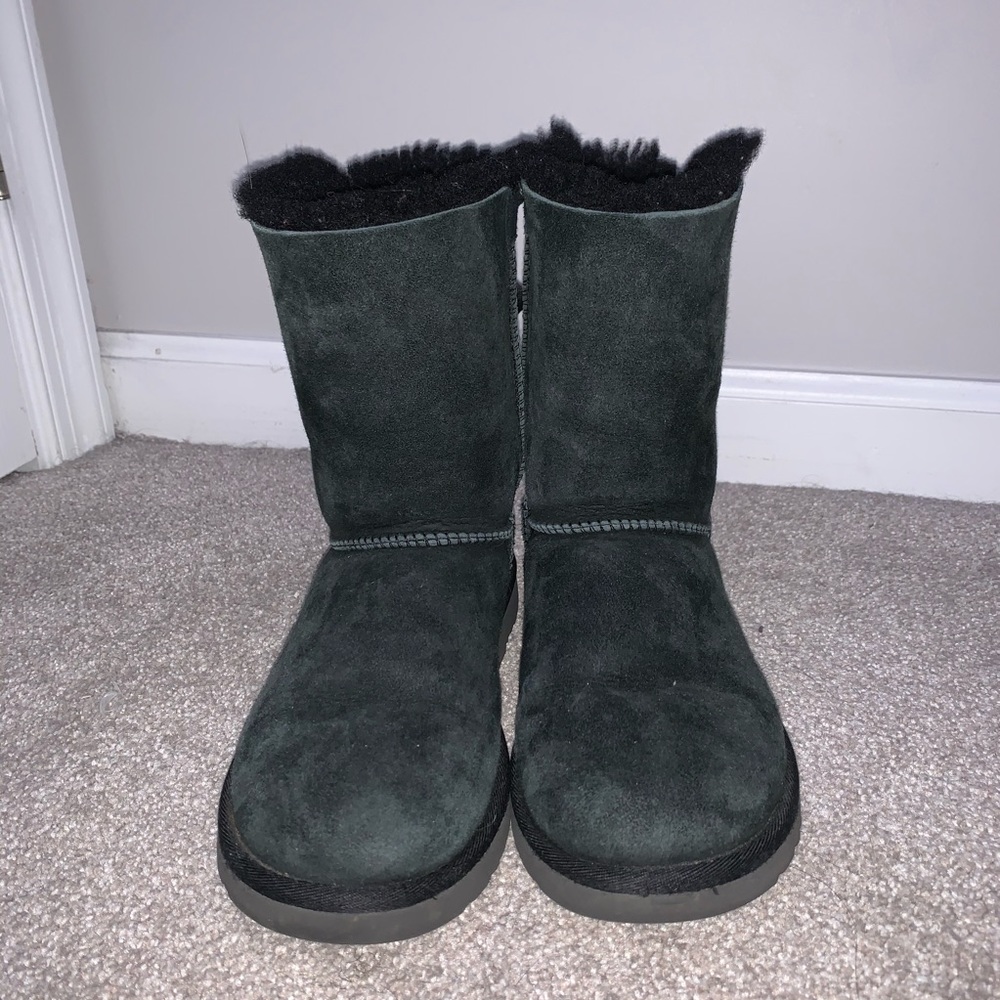 uggs - Picture 2 of 3